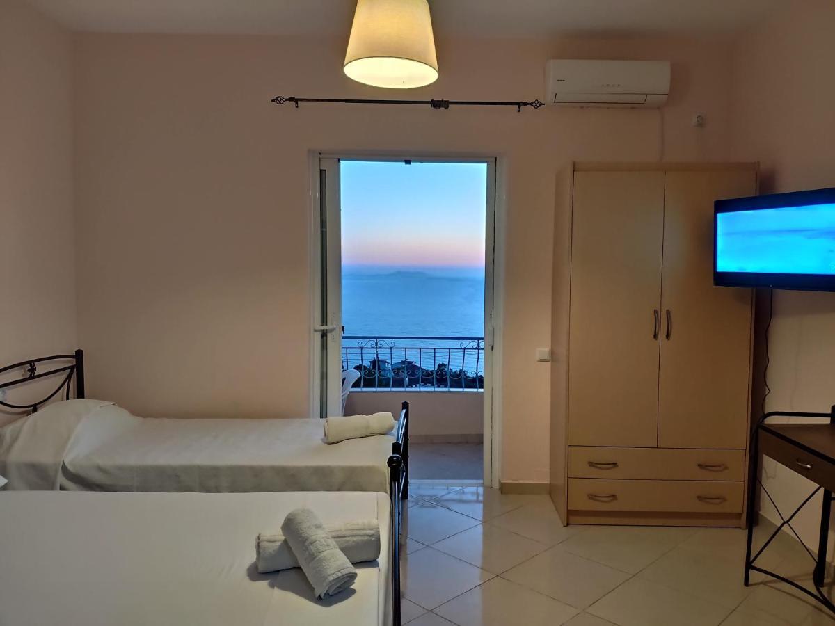 Let Rooms Lukova Екстер'єр фото