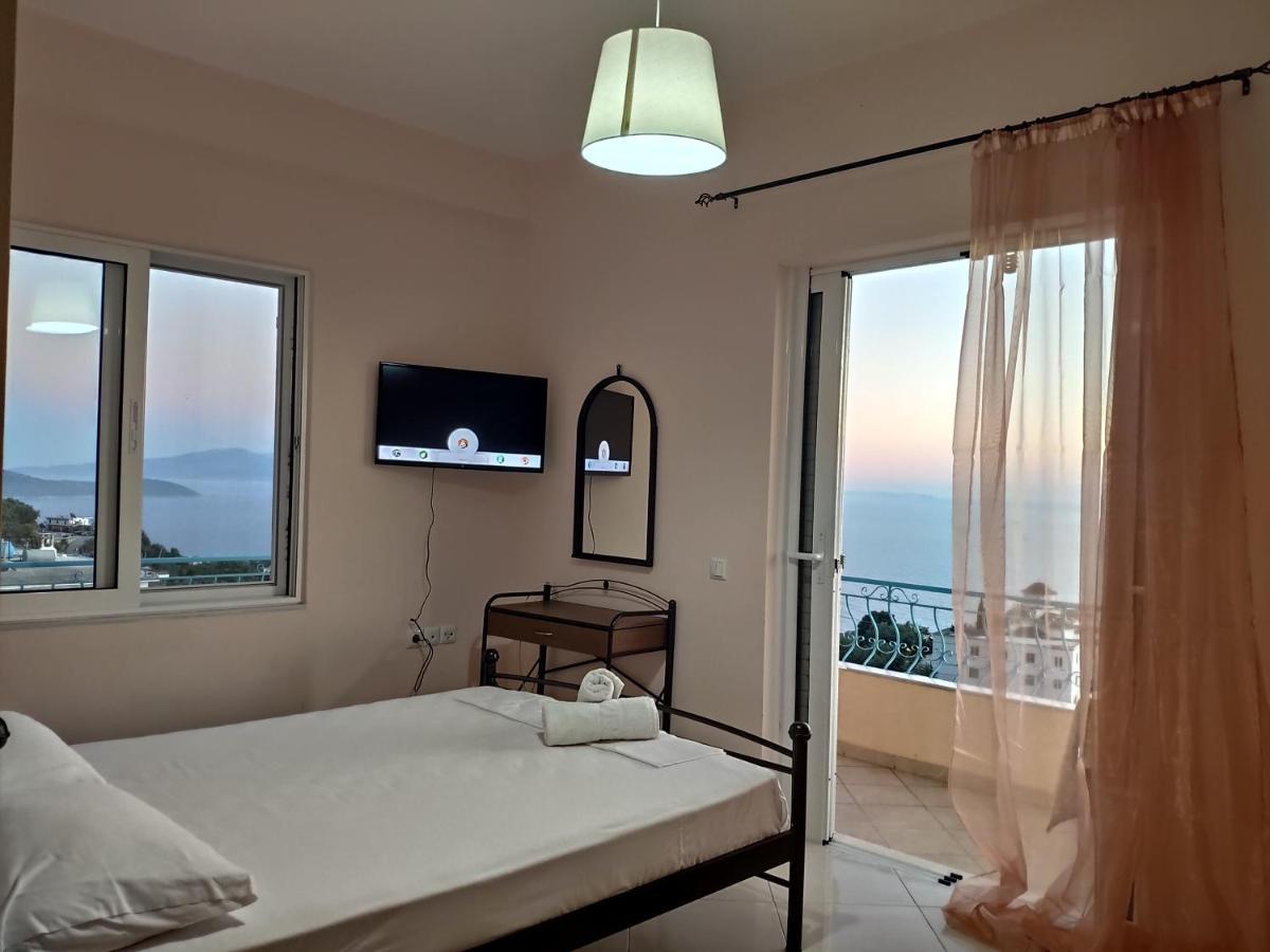 Let Rooms Lukova Екстер'єр фото