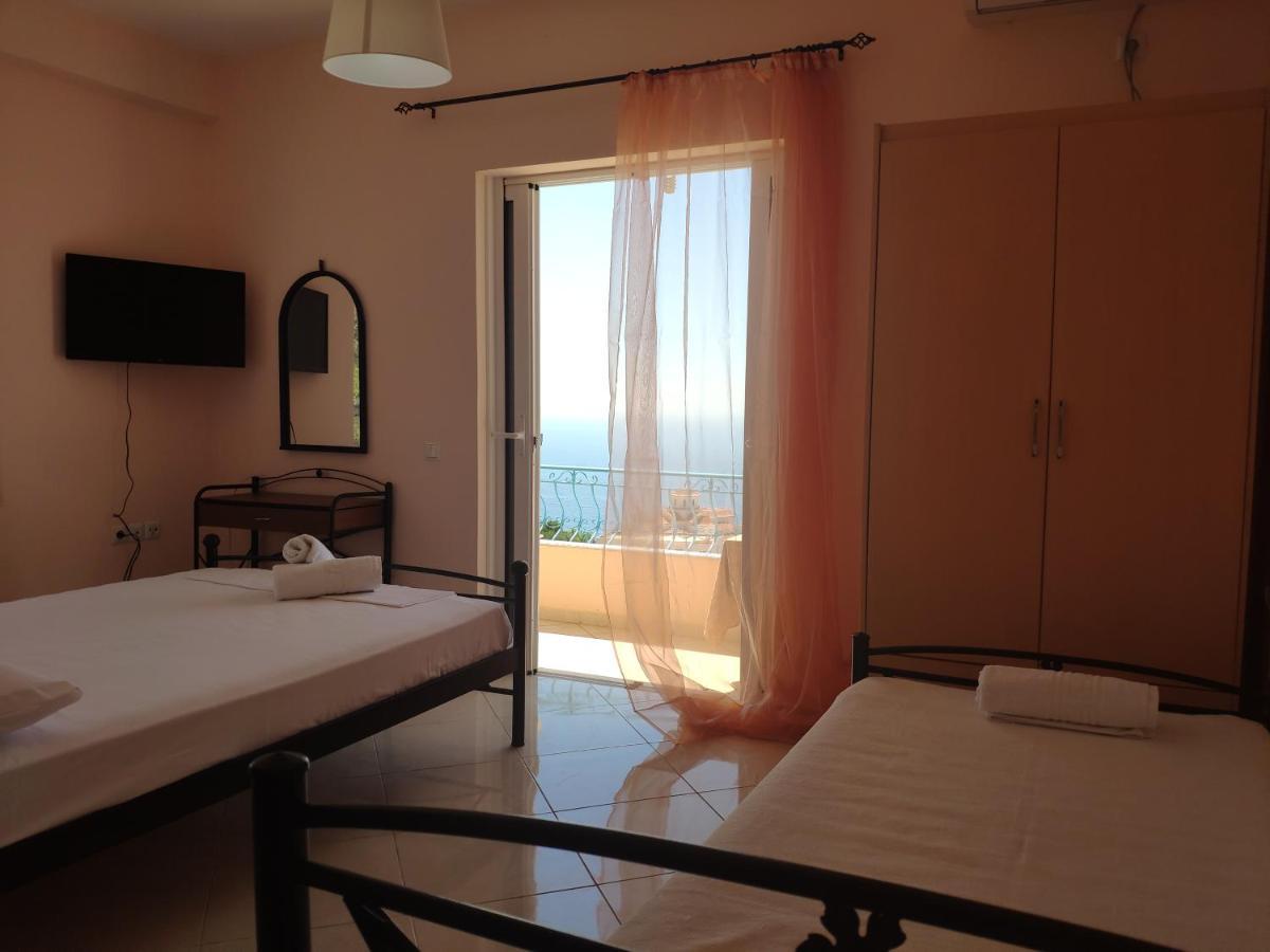 Let Rooms Lukova Екстер'єр фото