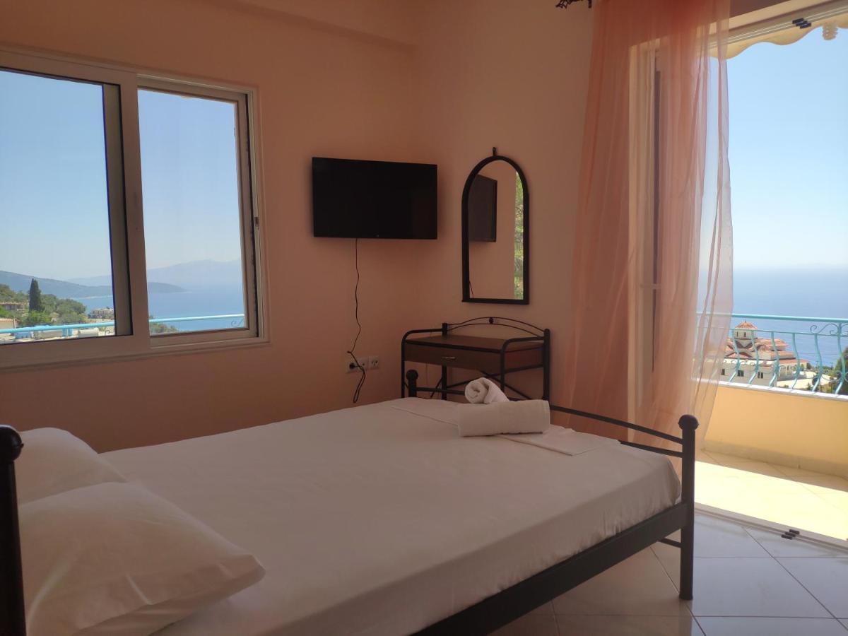 Let Rooms Lukova Екстер'єр фото