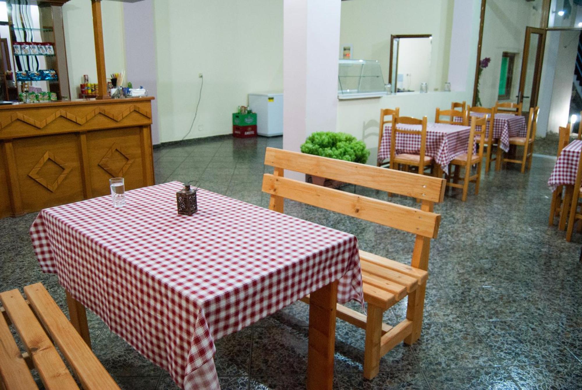 Let Rooms Lukova Екстер'єр фото
