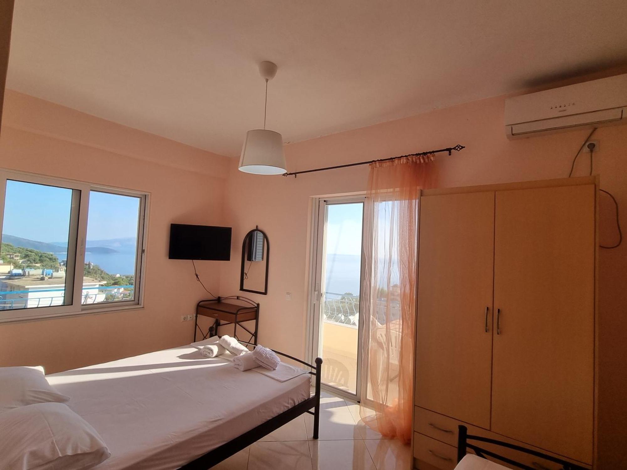 Let Rooms Lukova Екстер'єр фото