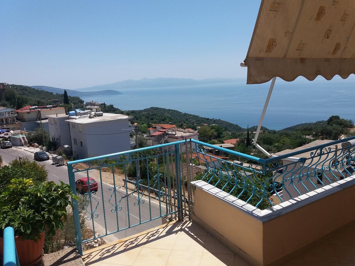 Let Rooms Lukova Екстер'єр фото