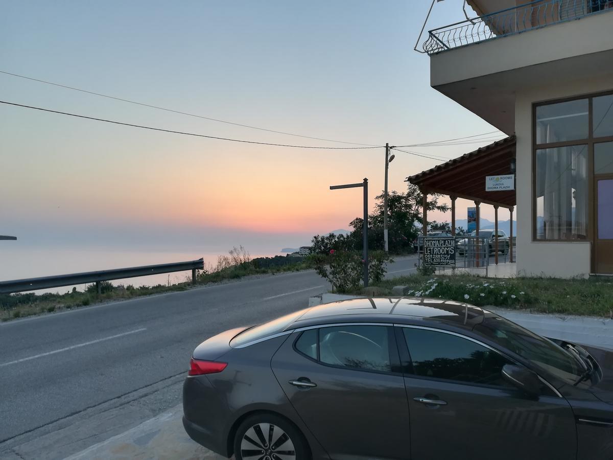 Let Rooms Lukova Екстер'єр фото
