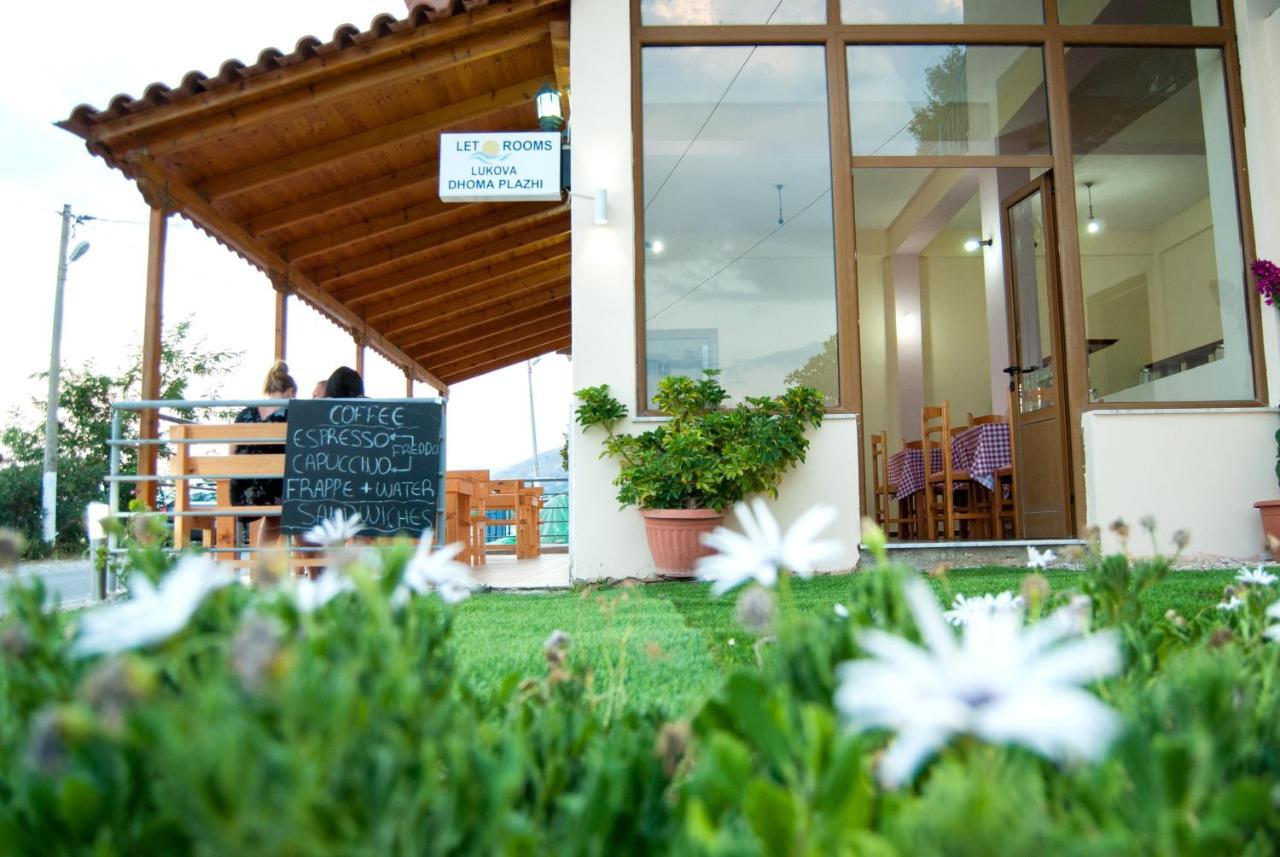 Let Rooms Lukova Екстер'єр фото