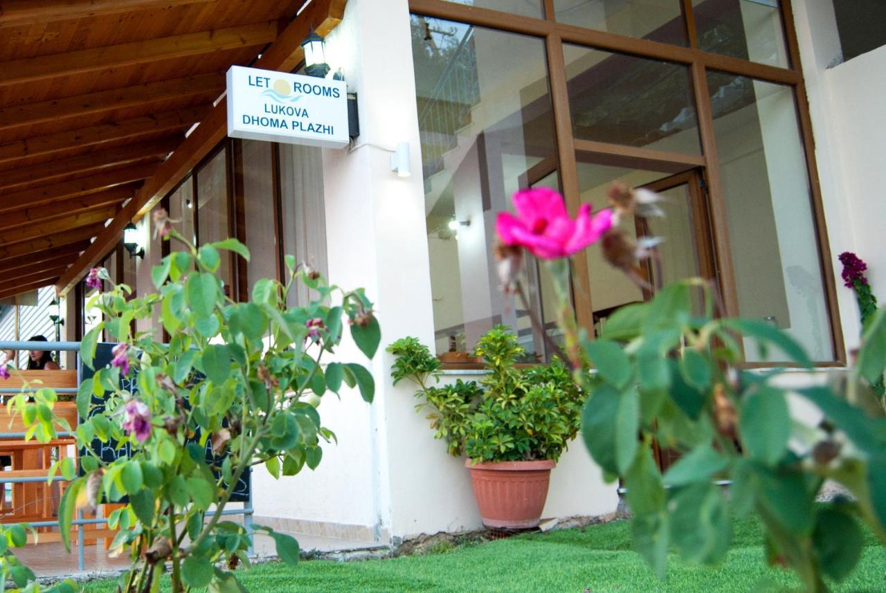 Let Rooms Lukova Екстер'єр фото