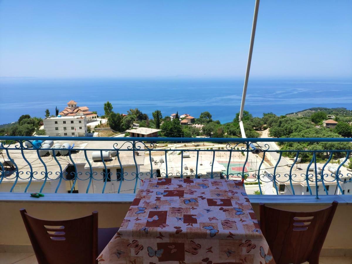 Let Rooms Lukova Екстер'єр фото